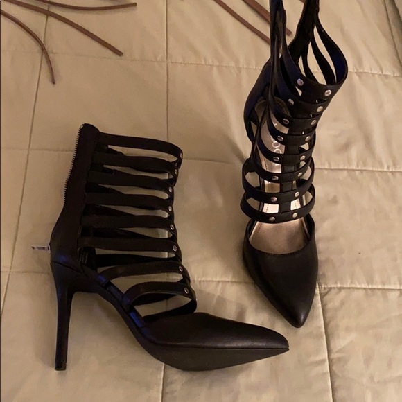 Worn like once !! - Picture 1 of 3